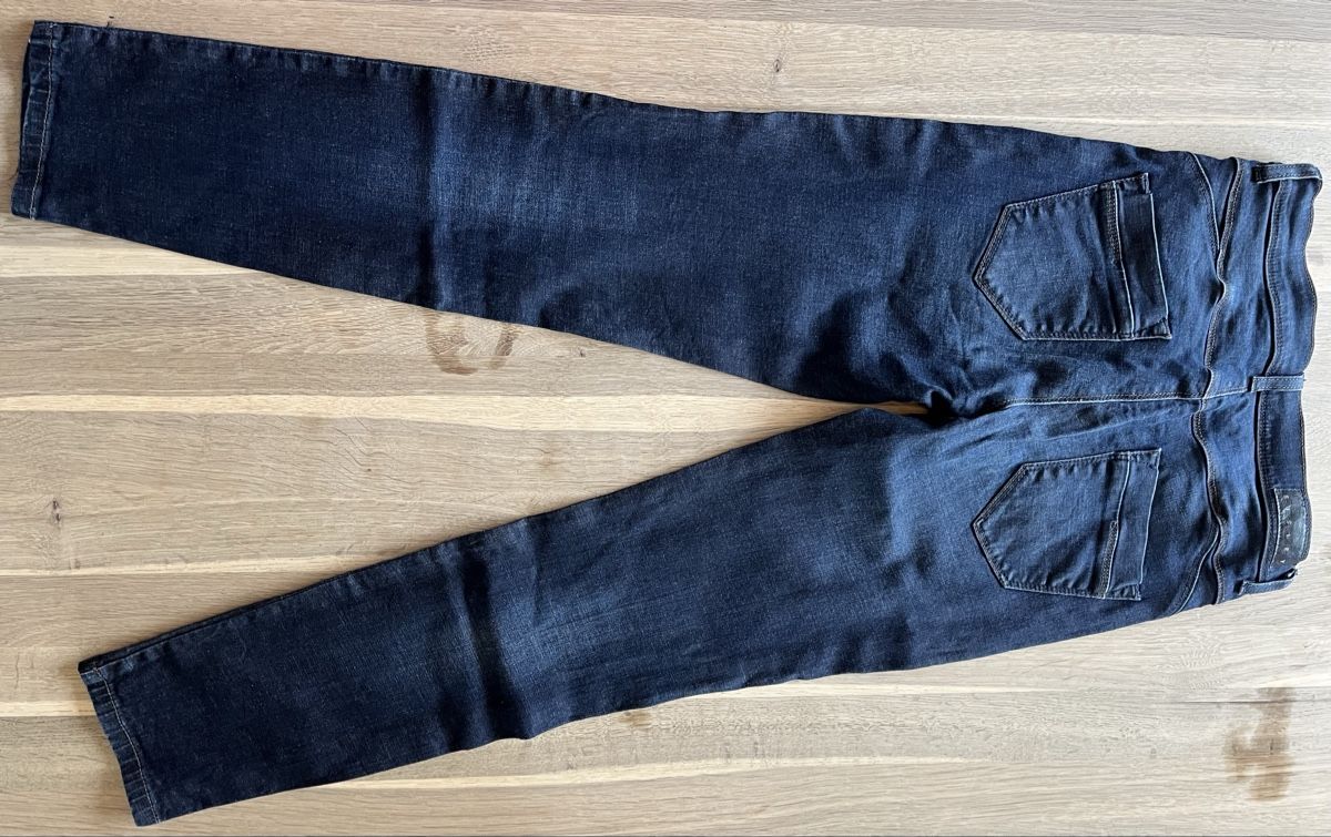 Sisley Jeans: Jeans Sisley  – D'occasion à Chavornay par geo_68zn 1