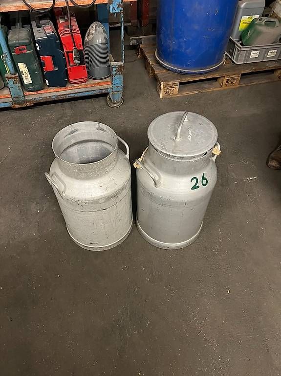 Accessoires: Milchtansen gross 40 lt / mit und ohne Deckel – D'occasion à Rheineck par inf_kv7d