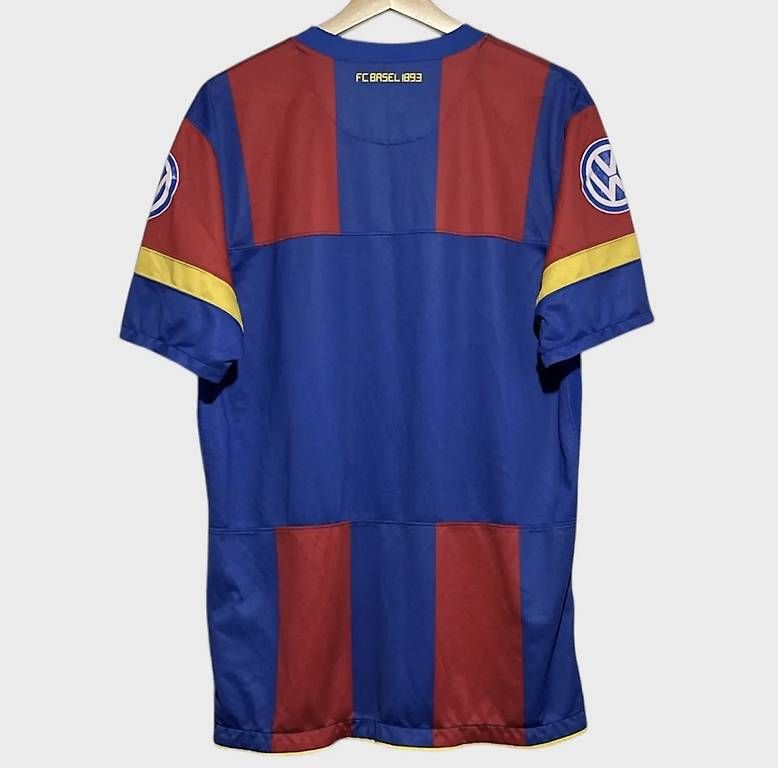 Nike Canottiere & Pantaloni: FC Basel Trikot Meistersaison 10/12 Gr. L – Usato da Basel venduto da noe.isler 1