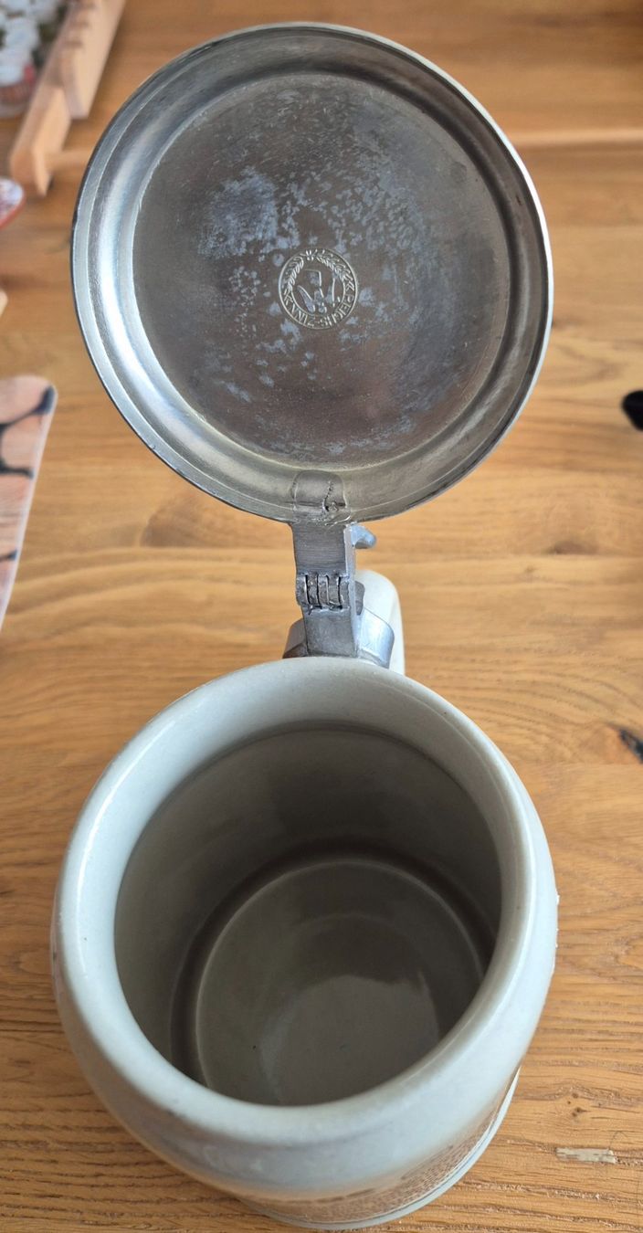 Bicchieri: Bierkrug mit Zinndeckel, Sternzeichen Waage – Usato da Zeiningen venduto da Carettacaretta69 2
