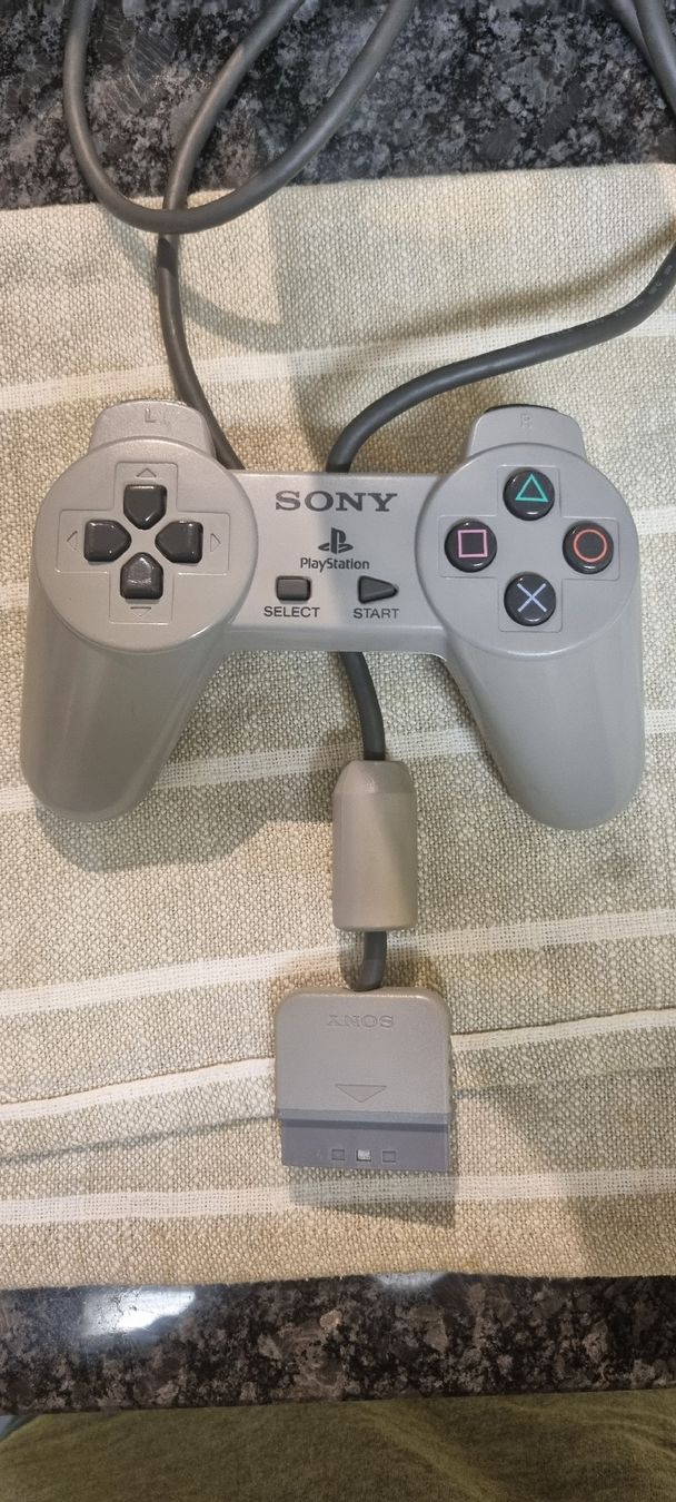 Sony Konsolen: PS1 in Exelente conidition : Console, 1 Controller & 5 games – Neu (gemäss Beschreibung) aus Allschwil von NDSS9483 1
