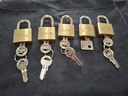 lot Cadenas ABUS   en laiton, état acceptable