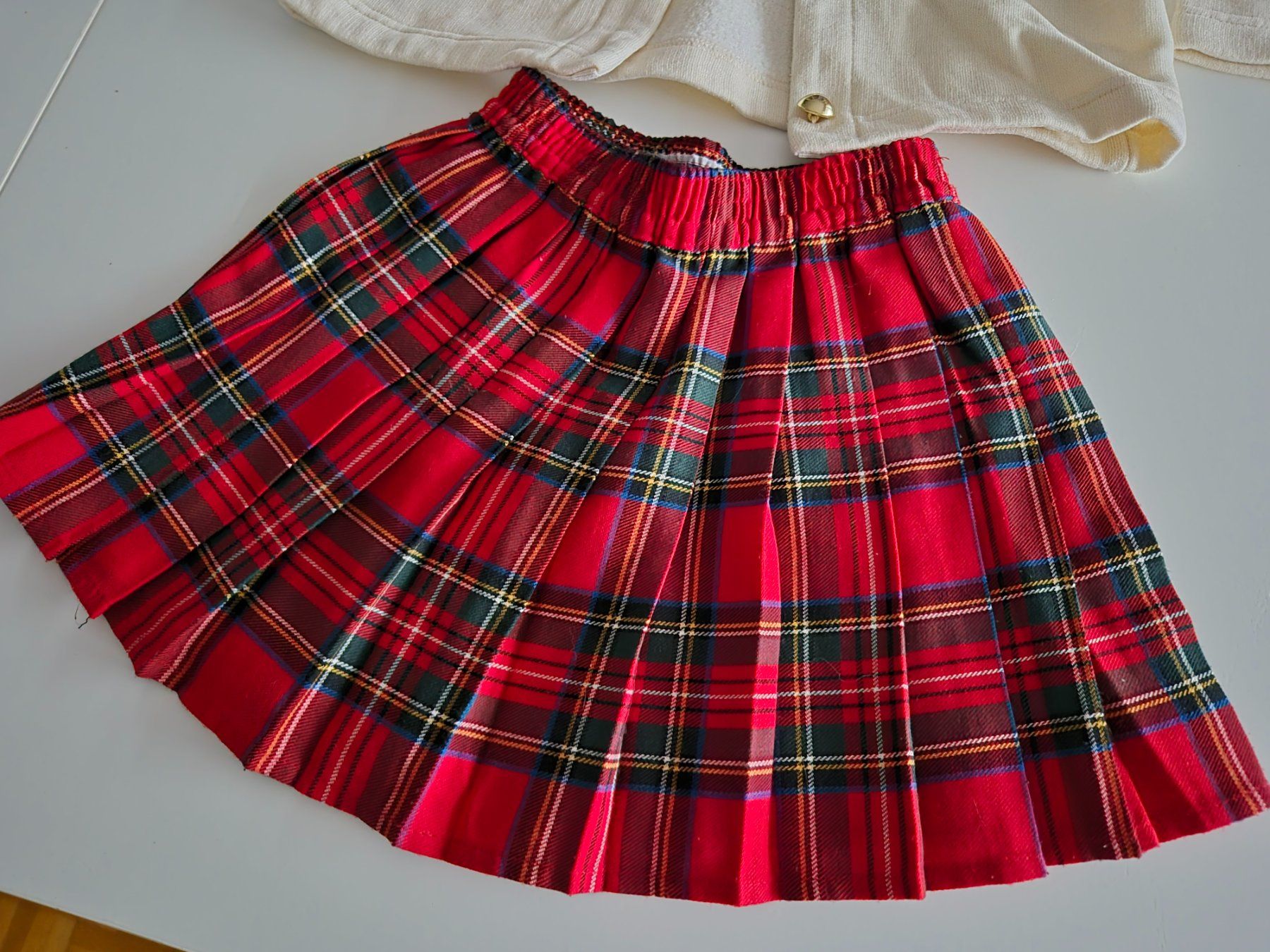 Lotti & Set di vestiti: Kleiderset Gr. 104 – Usato da Zürich venduto da pau_y8mv 3