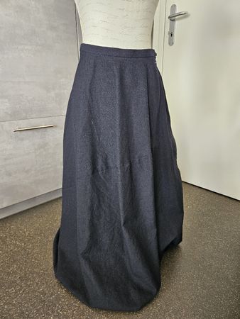 Rock Ischiko dunkel blau 100 Prozent Wolle Grösse 36