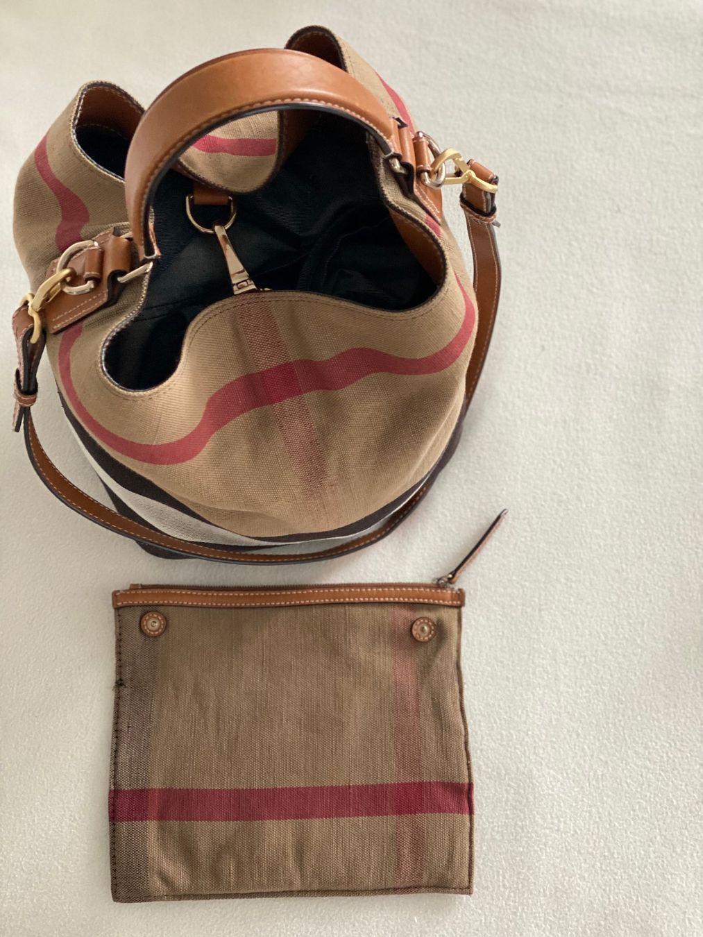 Sacs femmes: Burrbery Tasche – Neuf (Voir description) à Solothurn par Lyn123 3