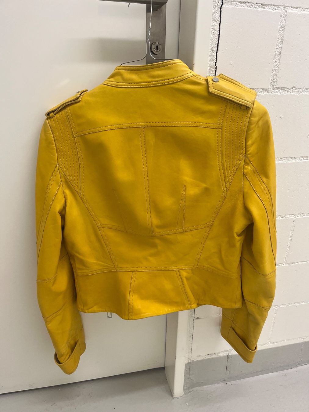 Giacche: Karen Miillen Soft Leather Jacket Size 40 – Usato da Zug venduto da Thalie50 1