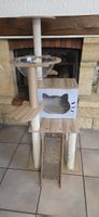 Arbre à chat avec griffoir et maisonnette pour chat
