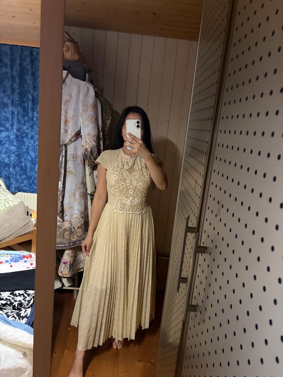 Vestiti: Elegant Butterfly Midi Dress – Usato da St.Josefen venduto da lop_lh8d 4