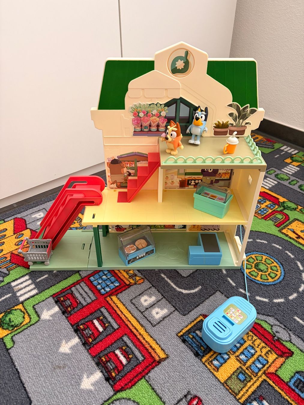 Spielzeuge: Riesiges Bluey Set – Gebraucht aus Löhningen von ascotdirect 3
