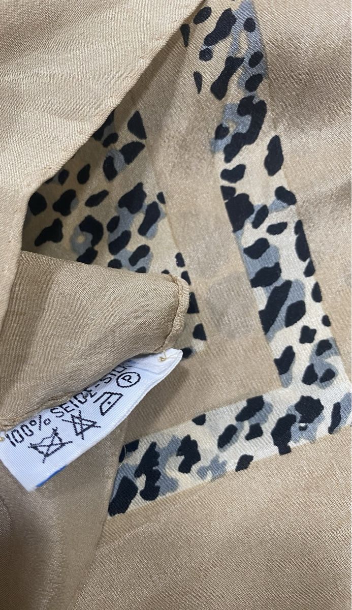 Codello Foulards, Tücher & Schals: Codello Seiden Foulard 🌸 – Gebraucht aus Opfikon von Luis144 7