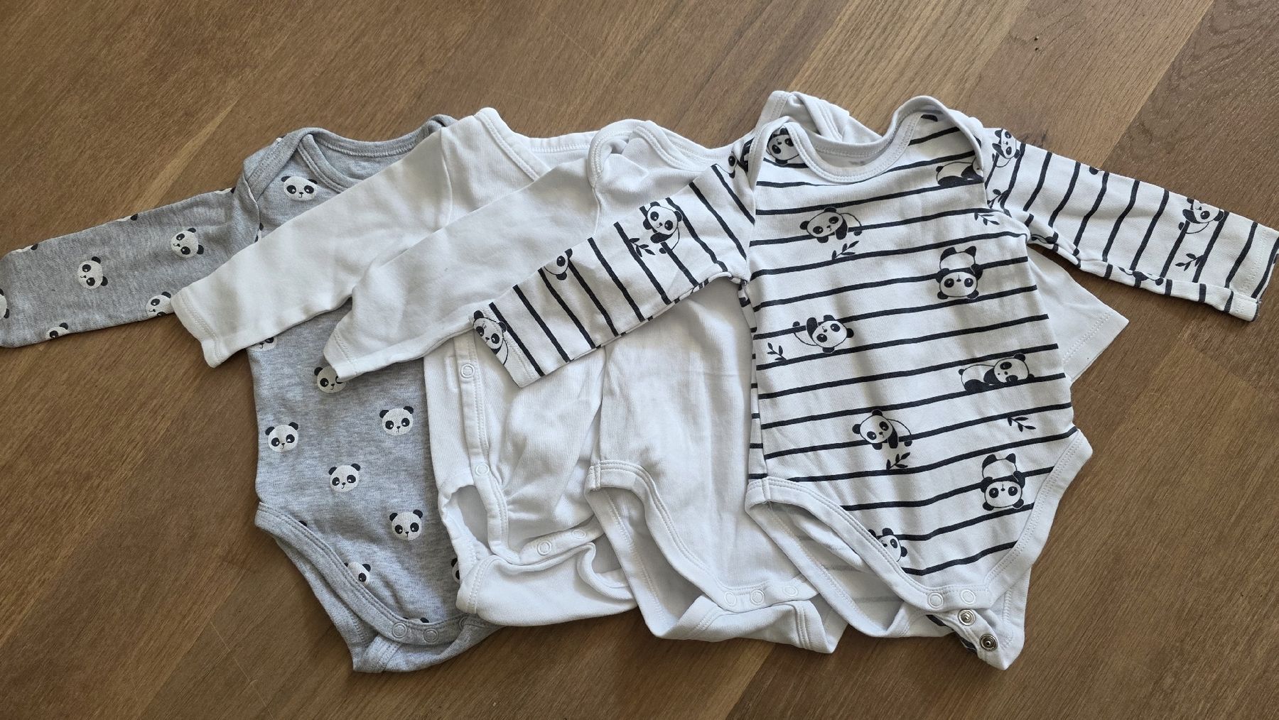 Lotti di vestiti: 4 Bodies Gr. 62 – Usato da Wabern venduto da jsterls