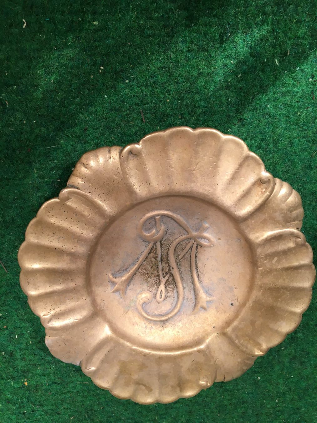 Portacenere: Bronze Aschenbecher  mit Monogramm, antik, Jugendstil – Usato da Binz venduto da Dsc1 2