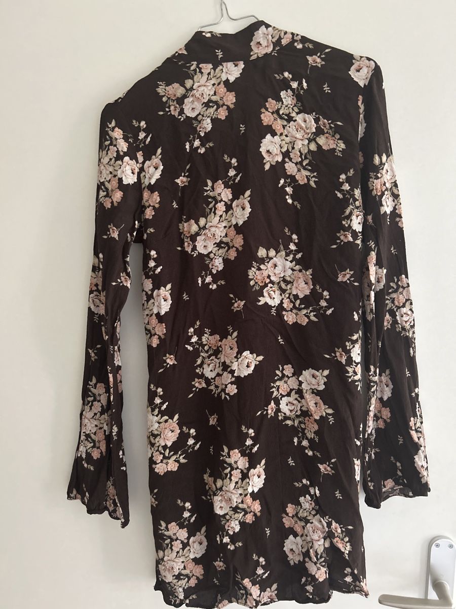 Kleider: Mini Dress with Open Back Secy Cute Classy – Neu (gemäss Beschreibung) aus Zürich von sel_tvq7
