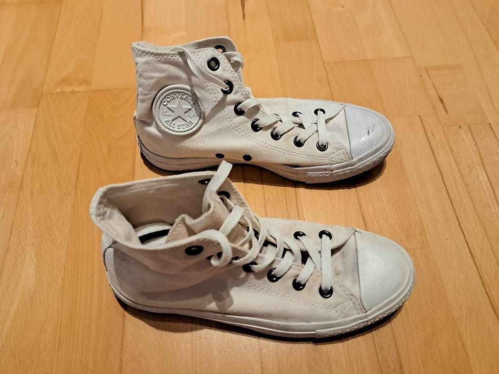 Converse Chaussures hommes: Weisse Converse in Grösse 40 – D'occasion à Schmerikon par Nicole0120