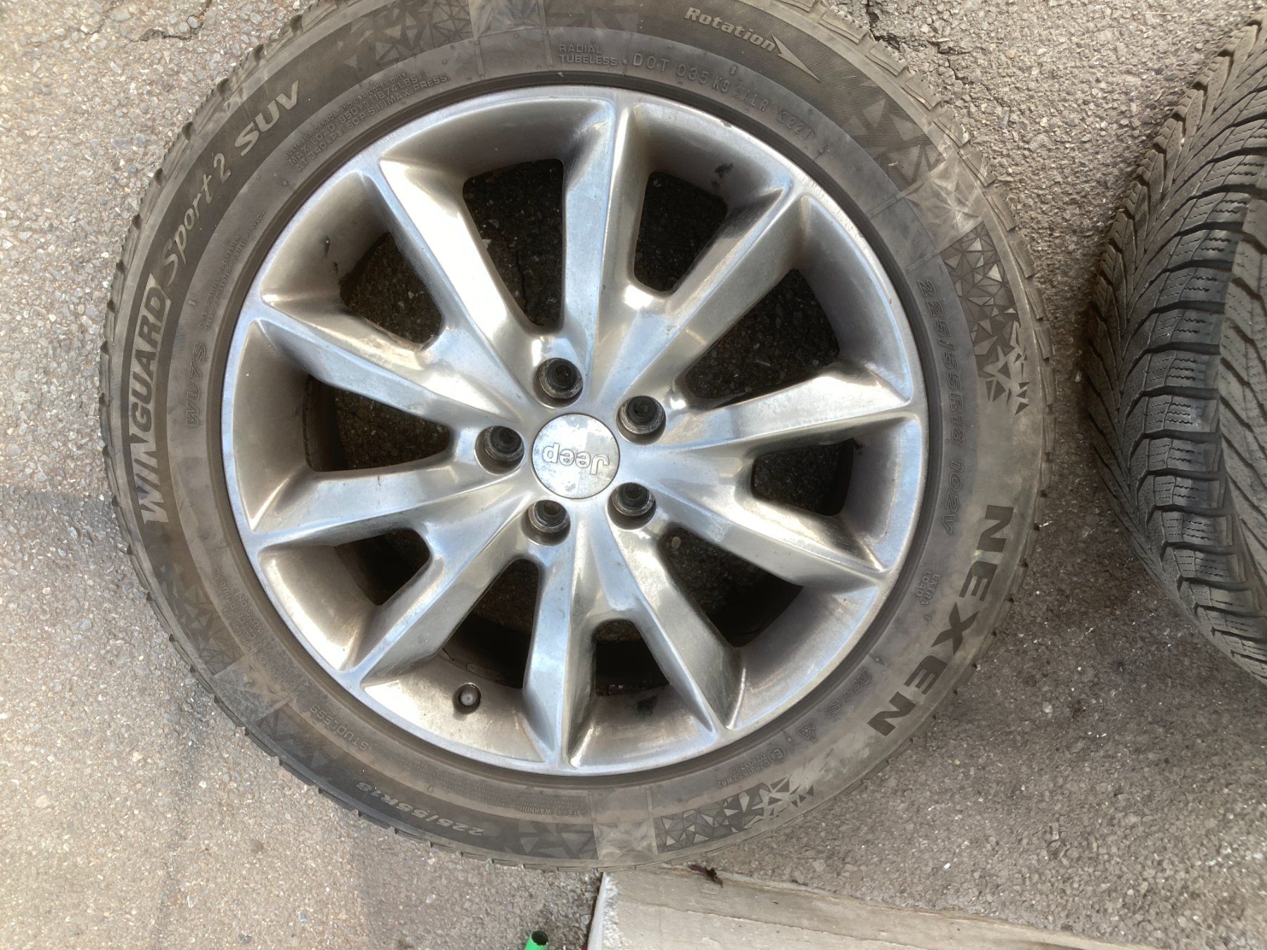 Jeep Pneus & Roues: Jeep Cherokee Winterräder 225/55R18 – D'occasion à Cham par WB2223 3