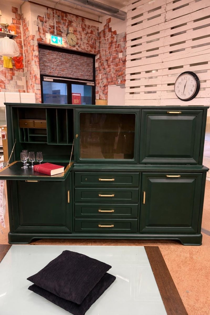 Armadi: Massivholz-Schrank – Usato da Zuchwil venduto da ana_w9c8 3