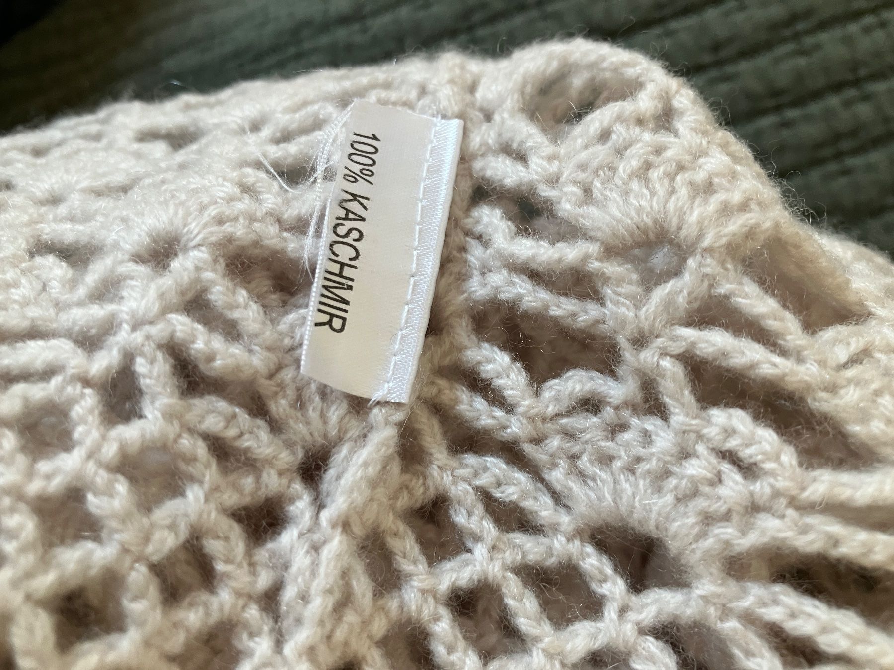 Giacche: Strickjacke Cashmere , gehäkelt, Farbe helles Stein / Gr. S – Usato da Erlenbach ZH venduto da SilviaF02 3