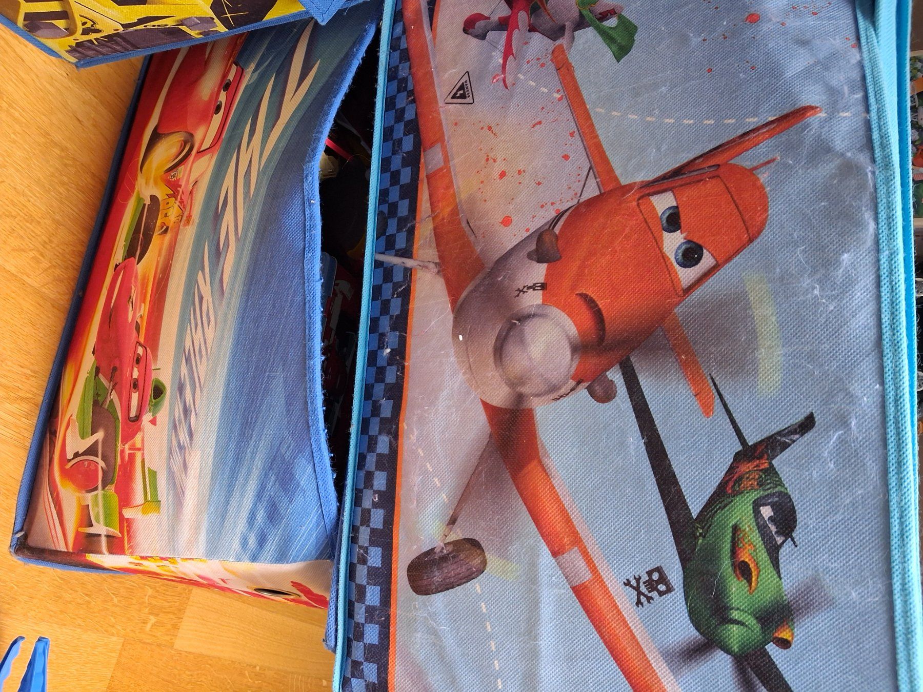 Spielzeuge: Caisse de jouets planes – Gebraucht aus Marin-Epagnier von Crac34 1
