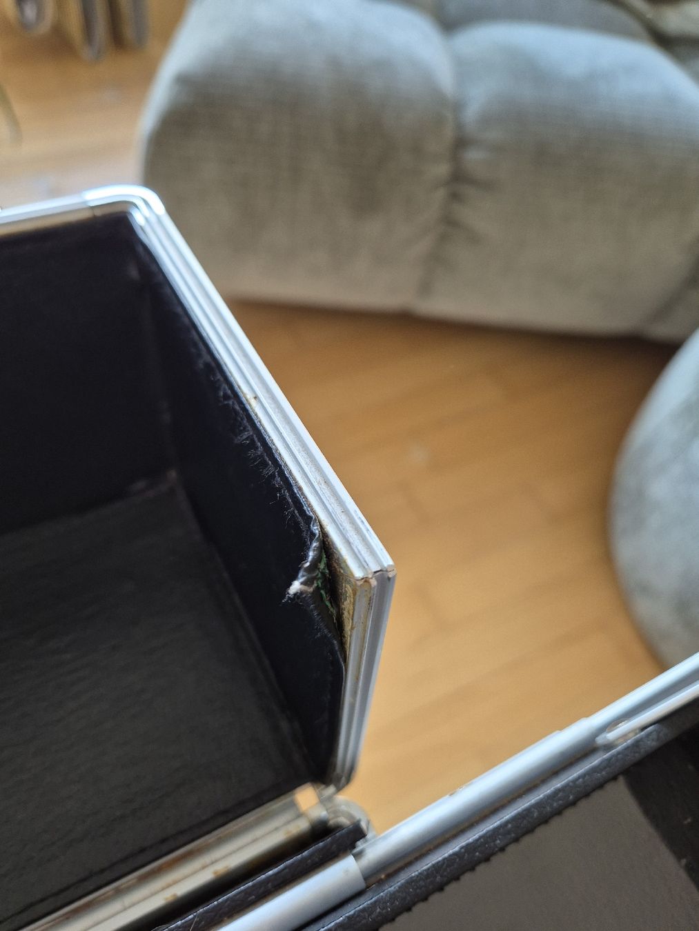 Valigie & Borse: Kosmetikkoffer Trolley 2-teilig mit Spiegel & Rollen – Usato da Luzern venduto da 2ndlifecloset 4