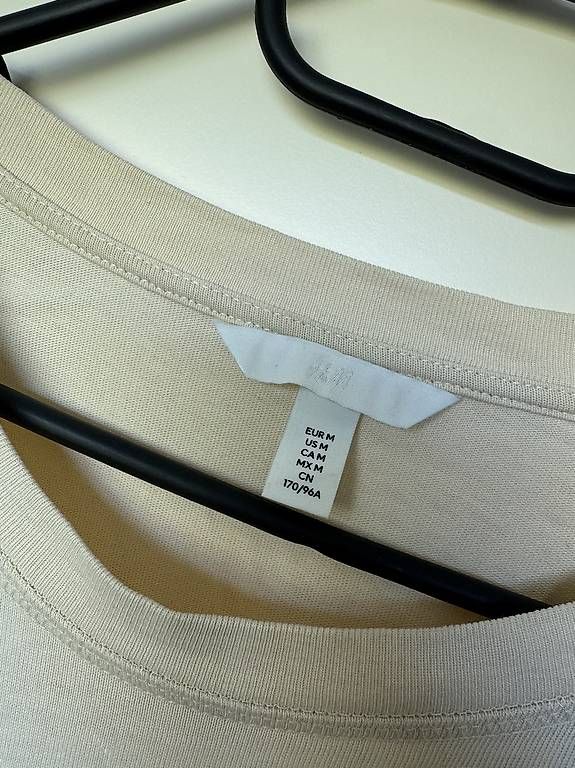 H&M T-shirt: Hellgelbes Shirt – Usato da Zürich venduto da cha_7n8s 1