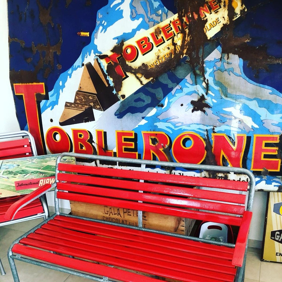Toblerone Insegne: Toblerone plaque émaillée – Usato da Thierrens venduto da Bigla 3