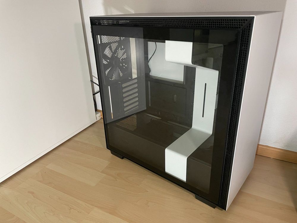 NZXT H710 (Gebraucht) in Lupfig für CHF 50 – nur Abholung auf Ricardo ...