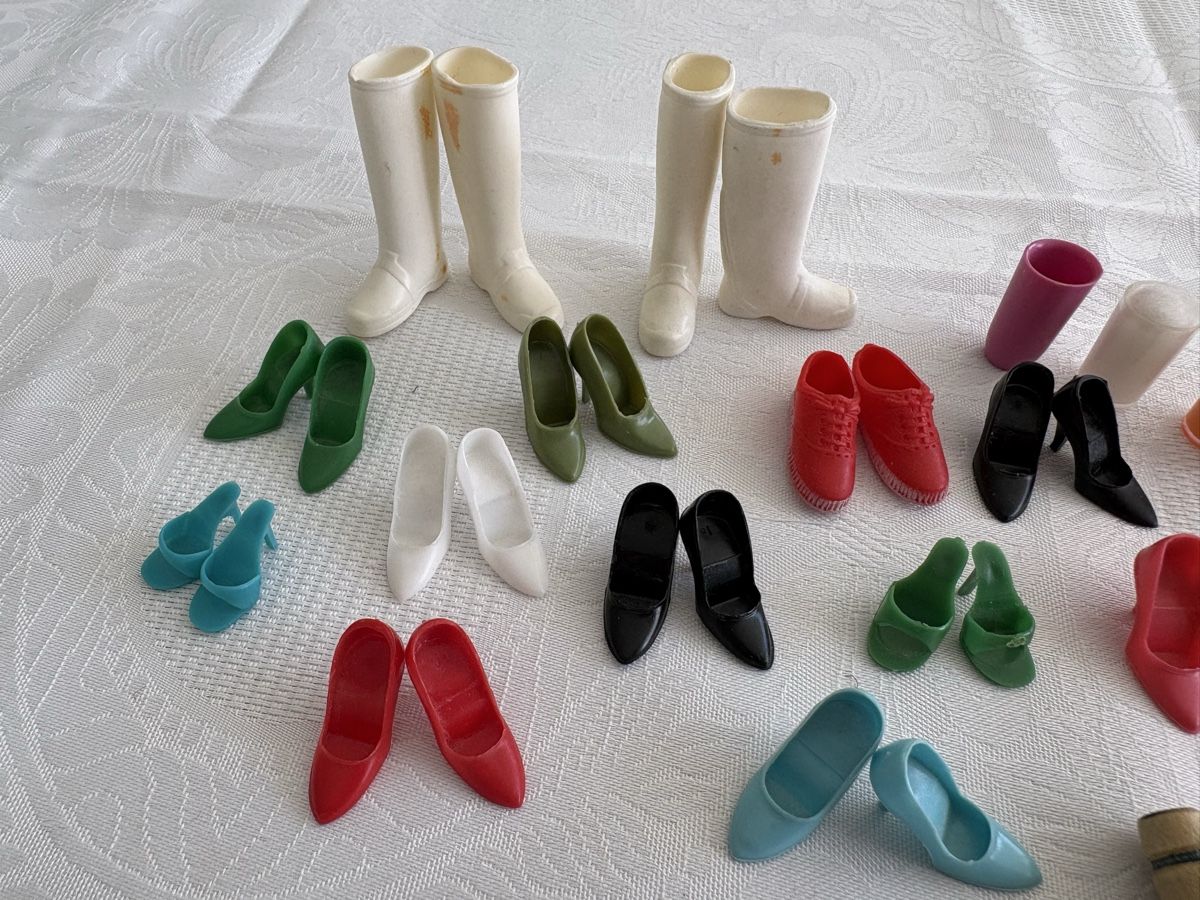 Bambole: Barbie Schuhe+Zubehör – Usato da Schönenberg ZH venduto da Roxana8820 1