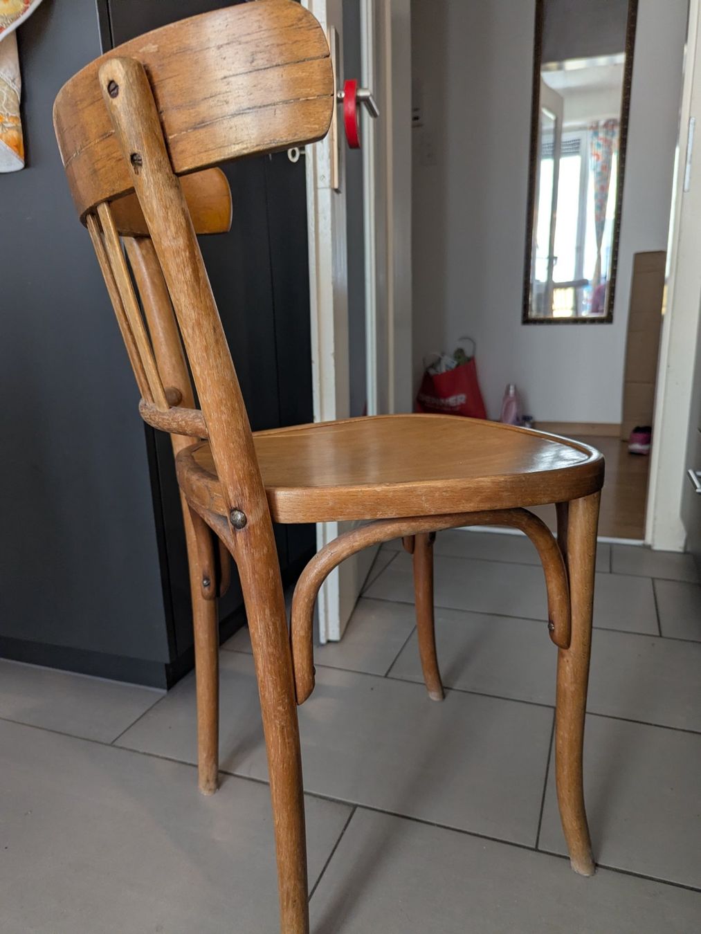 Thonet Stühle: Antiker Barstuhl im Thonet-Stil – Gebraucht aus Zürich von luc_6kzk 3