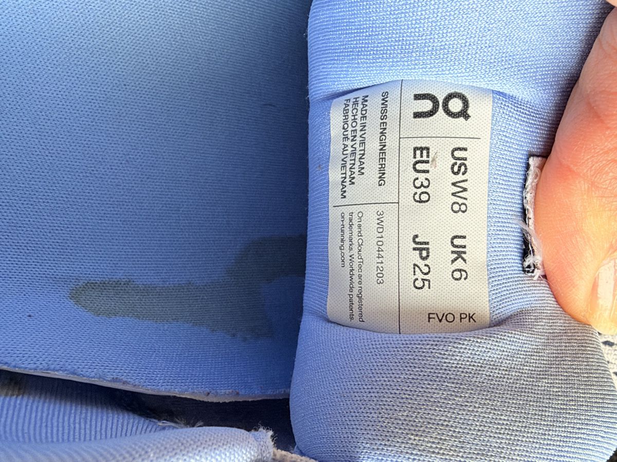 On Damenschuhe: Chaussures On Running CloudTec Phase gris bleu taille 39 – Gebraucht aus Bulle von LeMoleson 8