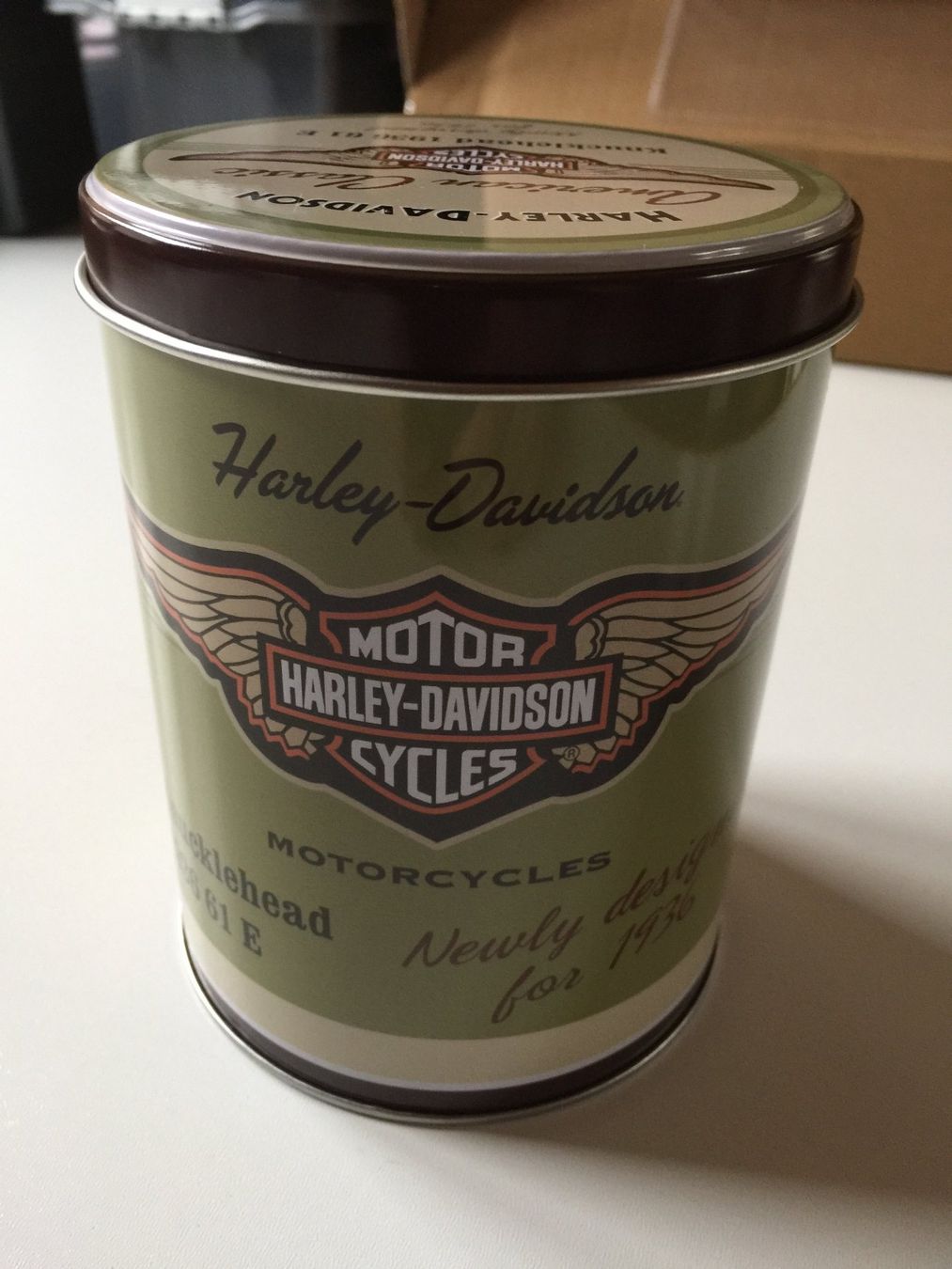 Harley-Davidson Tutte le decorazioni: Harley-Davidson Blechdose American Classic Knucklehead 1936 – Usato da St.Gallenkappel venduto da RocknSkull