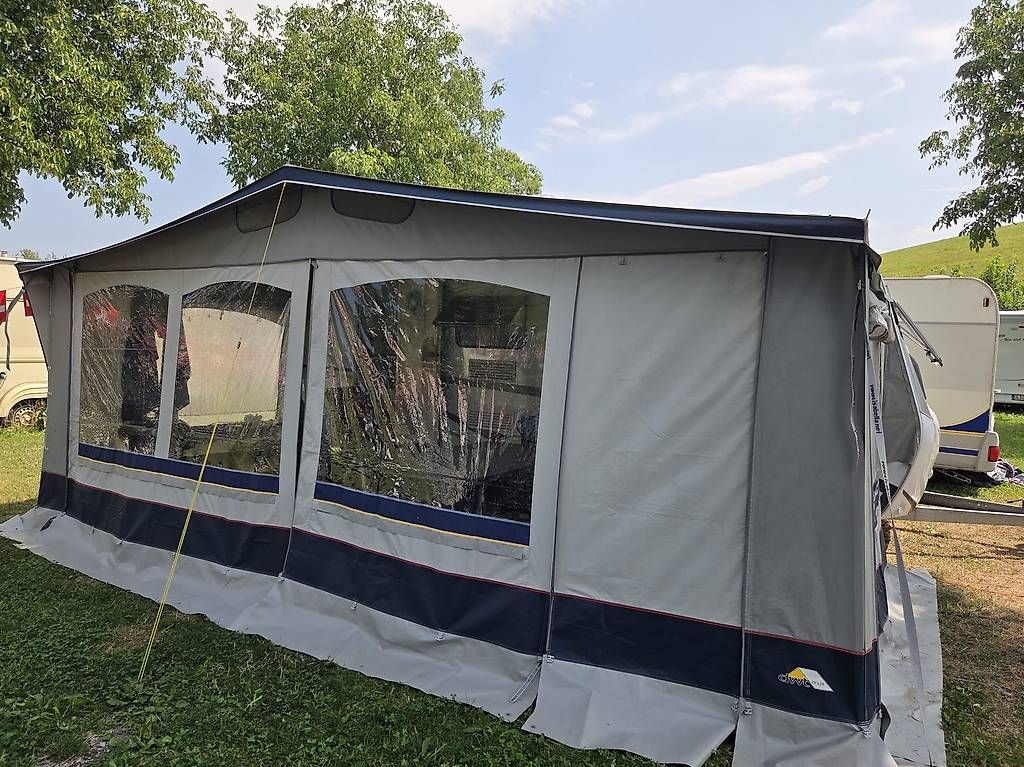 Vorzelte & Markisen: Vorzelt mit Stangen  – Gebraucht aus Hilterfingen von progamer