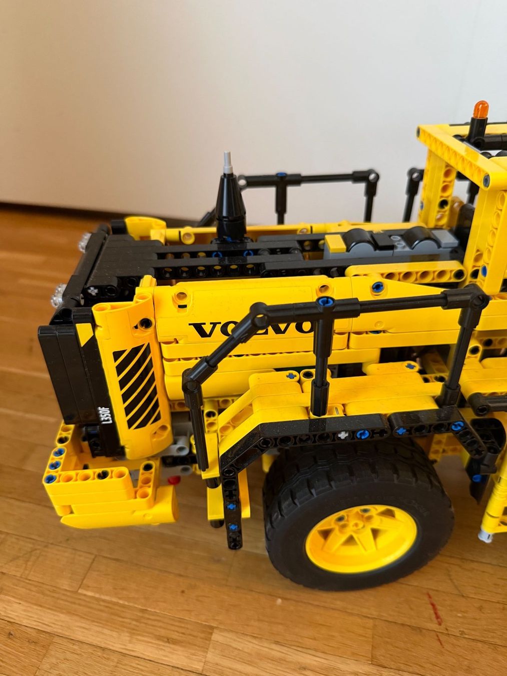 Lego Spielzeuge: Lego Technic 42030 Volvo Radlader – Gebraucht aus Zug von marcosonlineshop 8