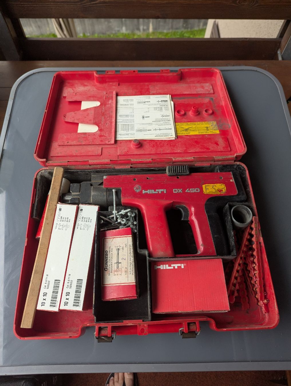 Hilti Tutti gli attrezzi: Hilti Bolzensetzgerät DX 450 – Usato da Brienz BE venduto da bar_xf2d 1