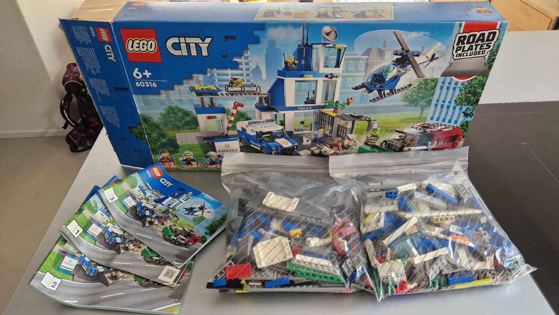 Lego Jouets: Lego City Polizeistation – D'occasion à Rütihof par Madigstens
