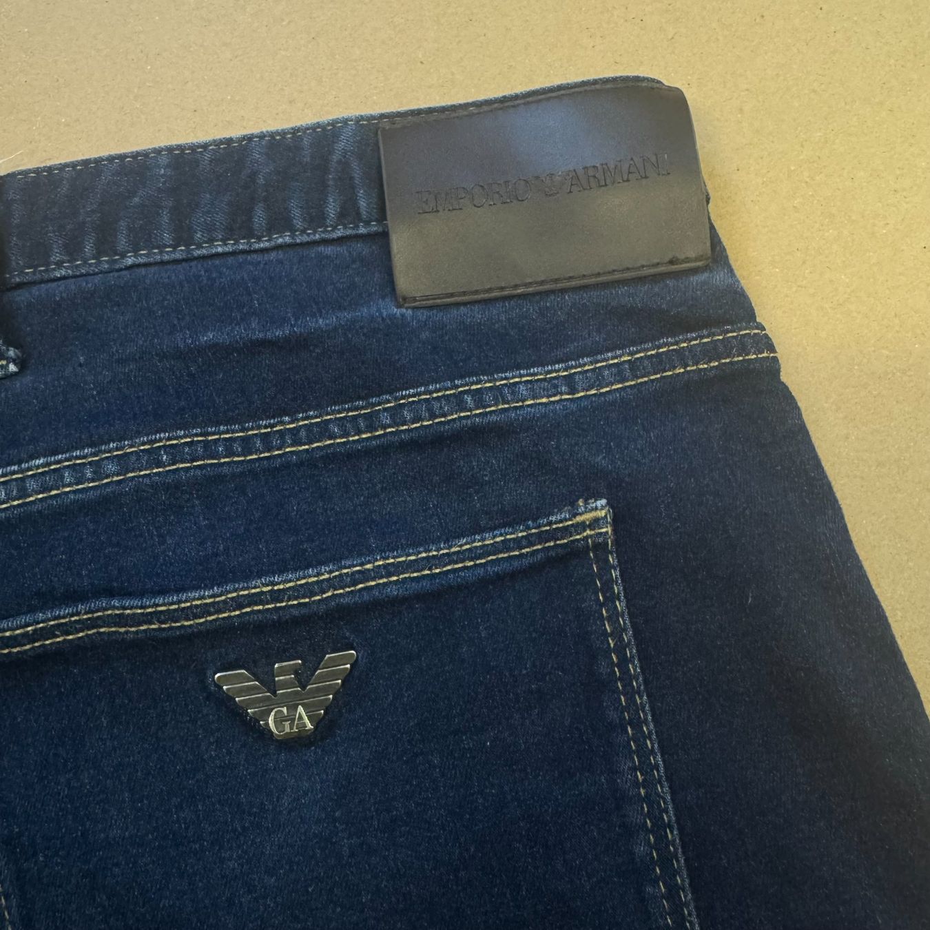 Armani Jeans: Emporio Armani classic denim jeans – Usato da St. Gallen venduto da sourced_limited 1