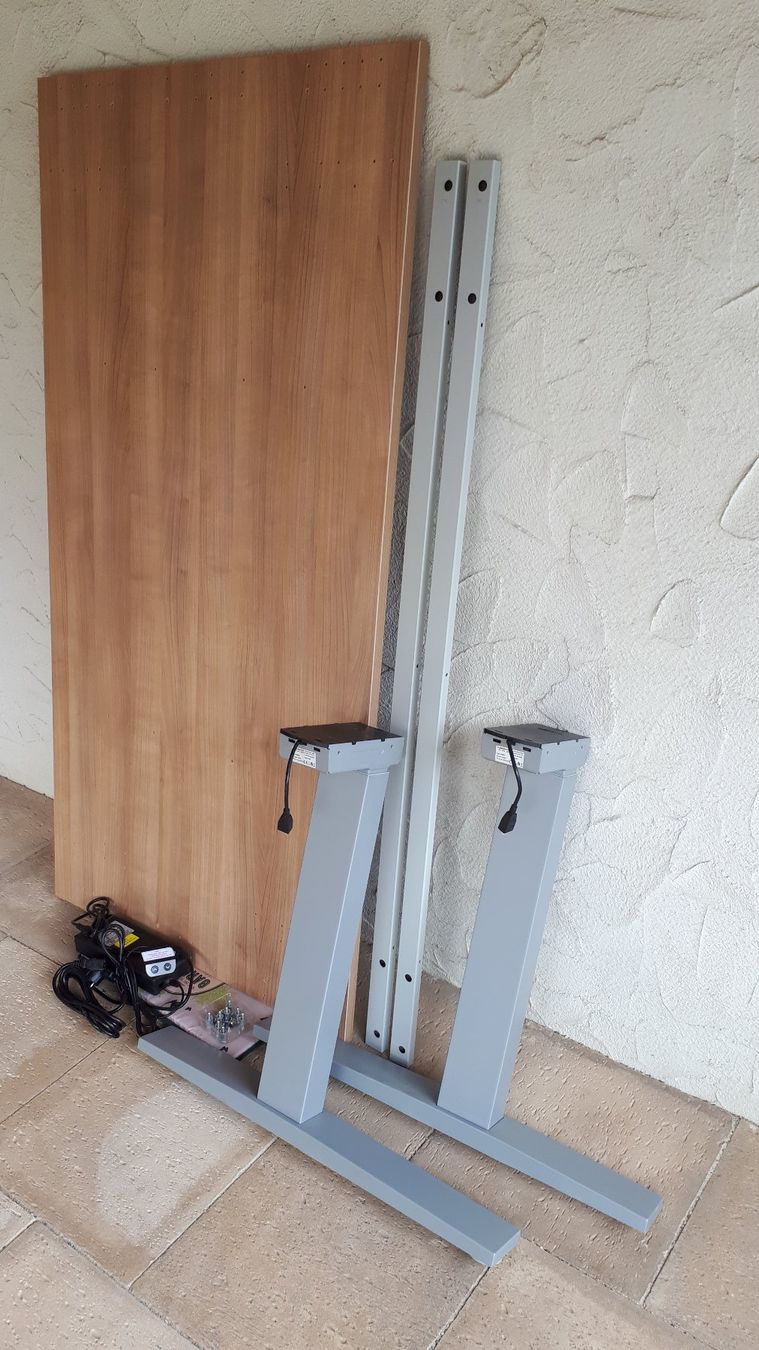 Schreibtische: Schreibtisch elektrisch höhenverstellbar – Gebraucht aus Madiswil von 20gls 8