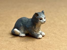 Schleich Katze grau, liegend, 2004