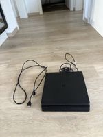 Console Sony PlayStation 4 avec 3 manettes et jeux