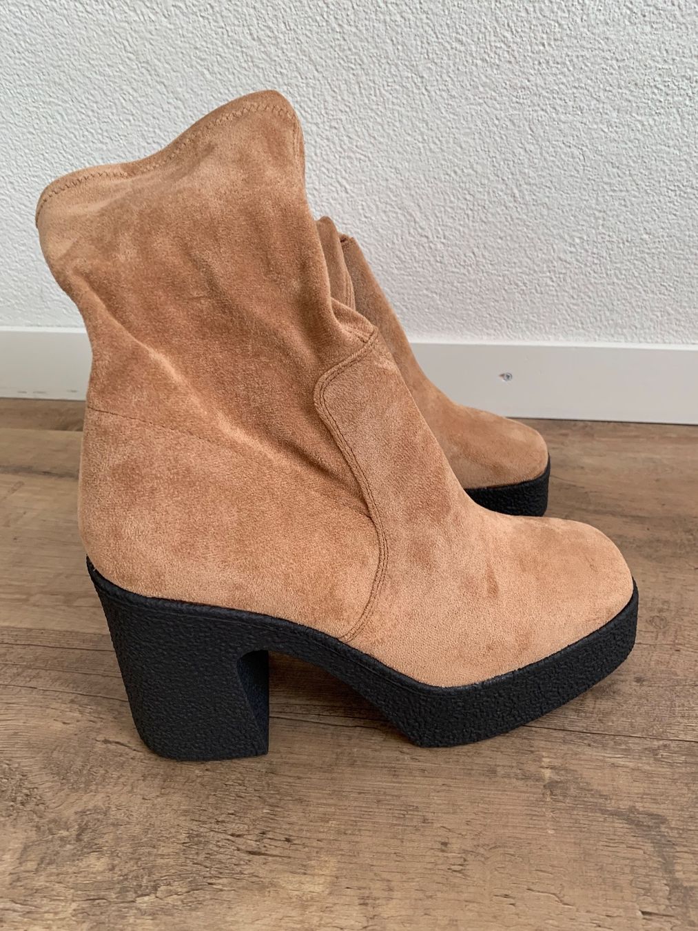 Damenschuhe: Ganz neue Stiefel, Grösse 37 – Neu (gemäss Beschreibung) aus Altendorf von Beauty_Girl83 3