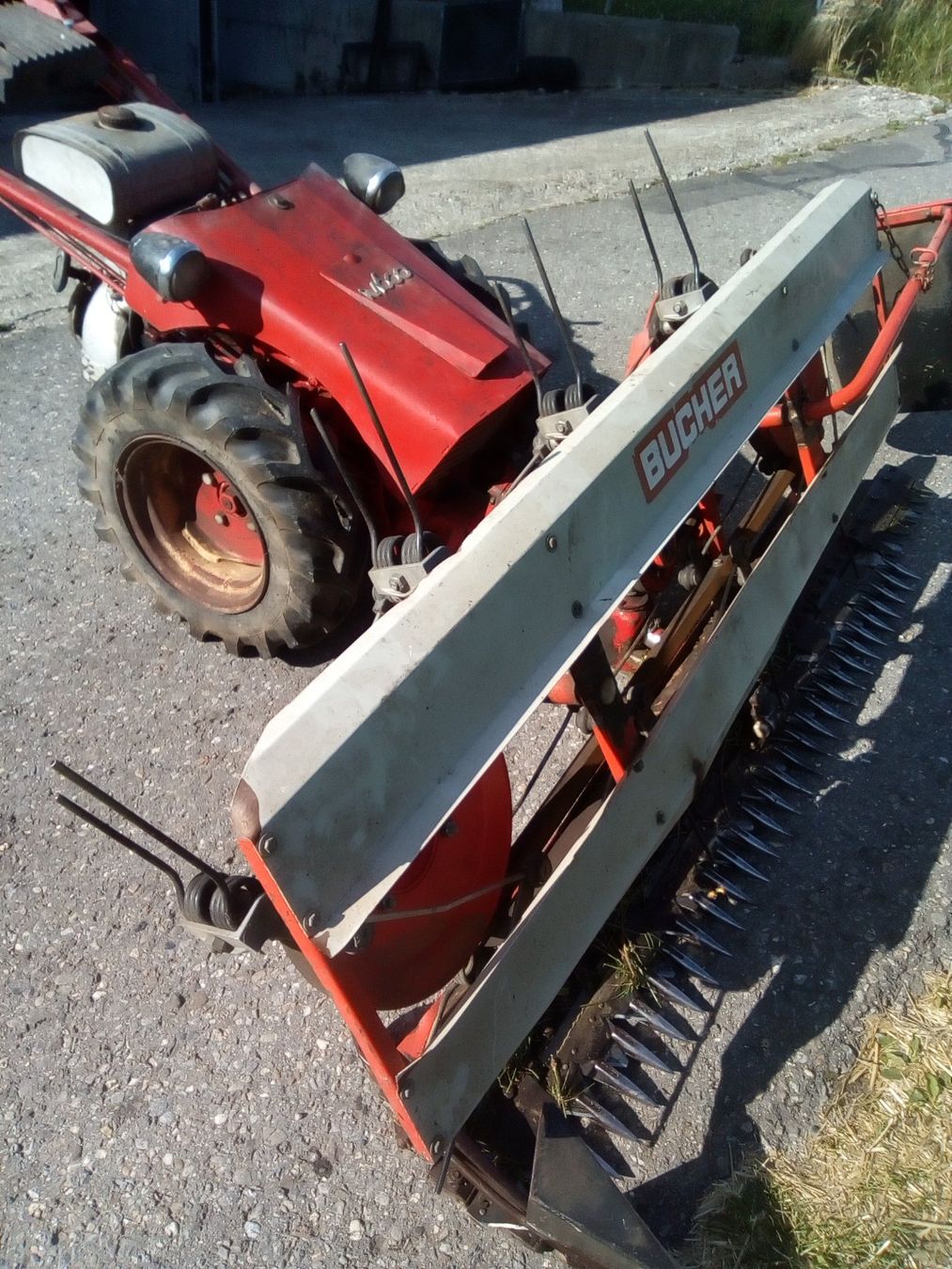 Bucher Tutte le macchine: Motormäher Bucher mit Bandeingraser – Usato da Schangnau venduto da senn6