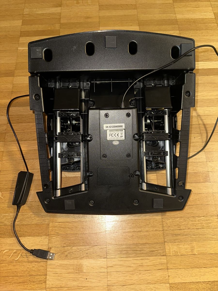 Controller: Thrustmaster T.Flight Rudder Pedals TFRP Flight Simulator  – Usato da Herrliberg venduto da psm_67l5 1