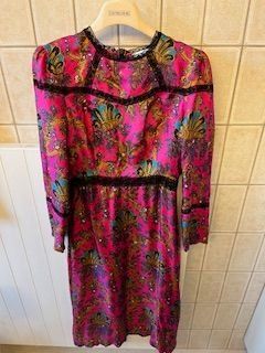 Seidenkleid von Sandro – Grösse 34 – ungetragen