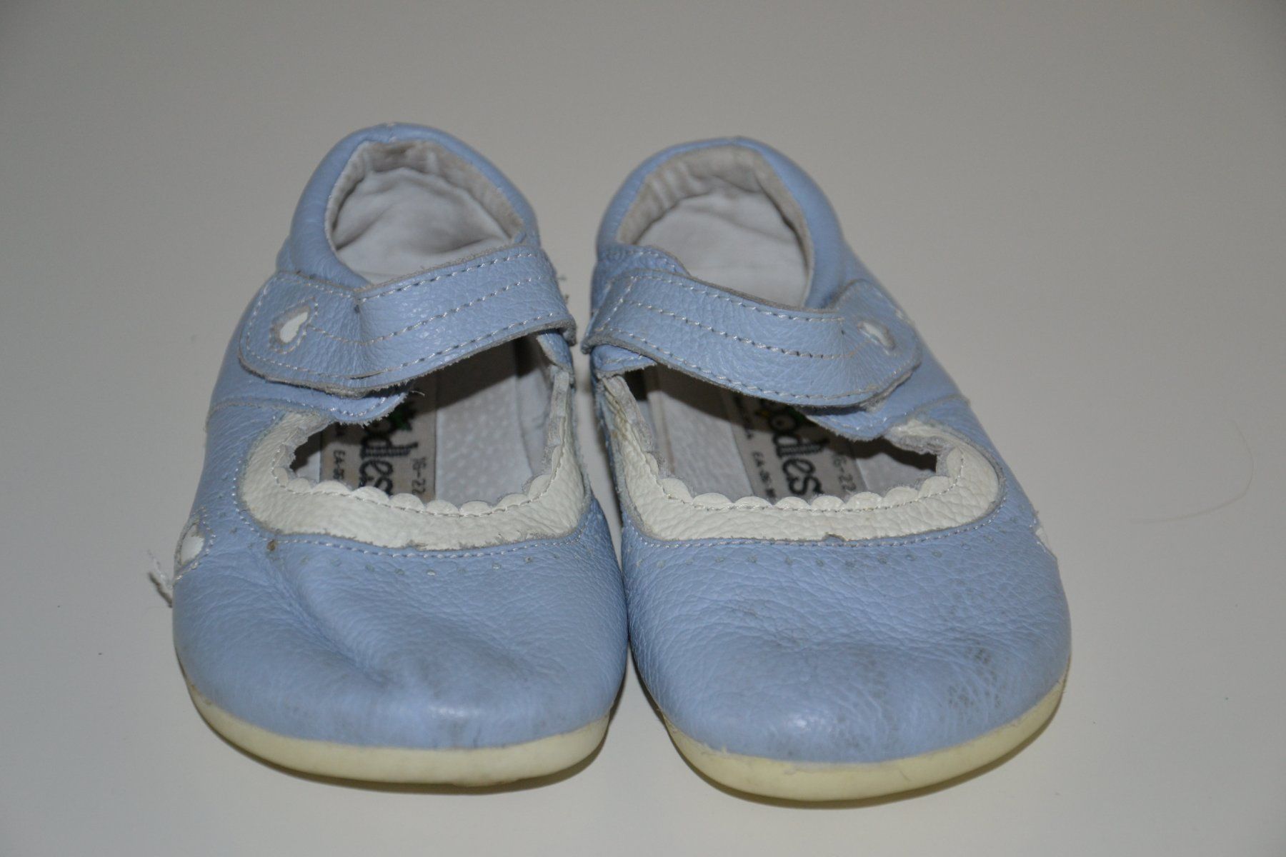 Scarpe per ragazze: Set aus Jäckchen und Ballerinas Gr. 22 – Usato da Münsingen venduto da Mi-Lu 4