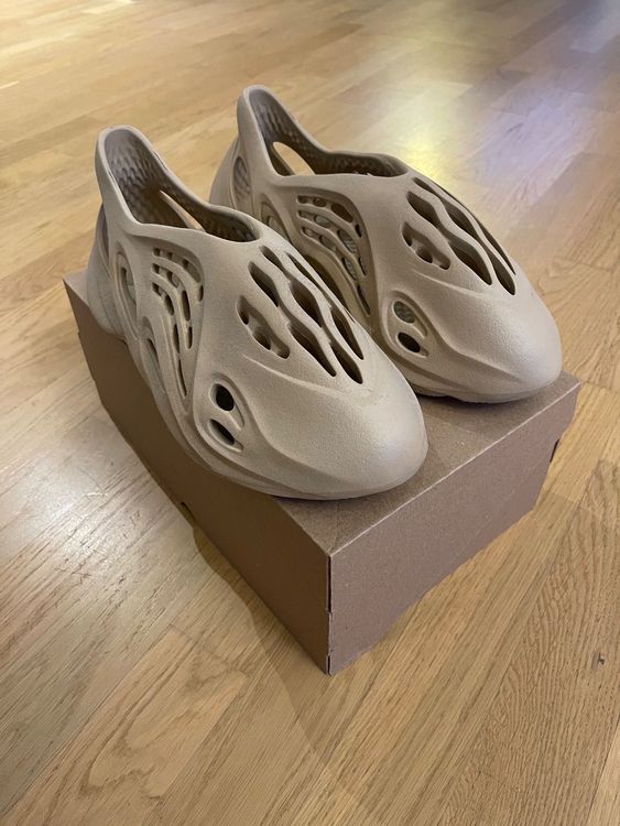 Adidas Yeezy Foam RNNR Ochre EU 46 Kaufen auf Ricardo