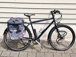 Tourenrad Tout Terrain Silkroad mit Taschen