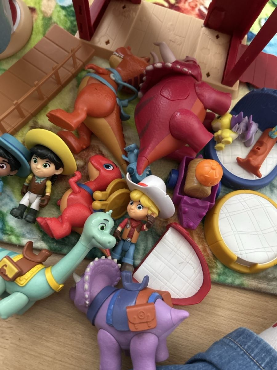 Giocattoli: Dino Ranch Spielset Figuren & Dinosaurier Set – Usato da Herbetswil venduto da rotekatze84 1