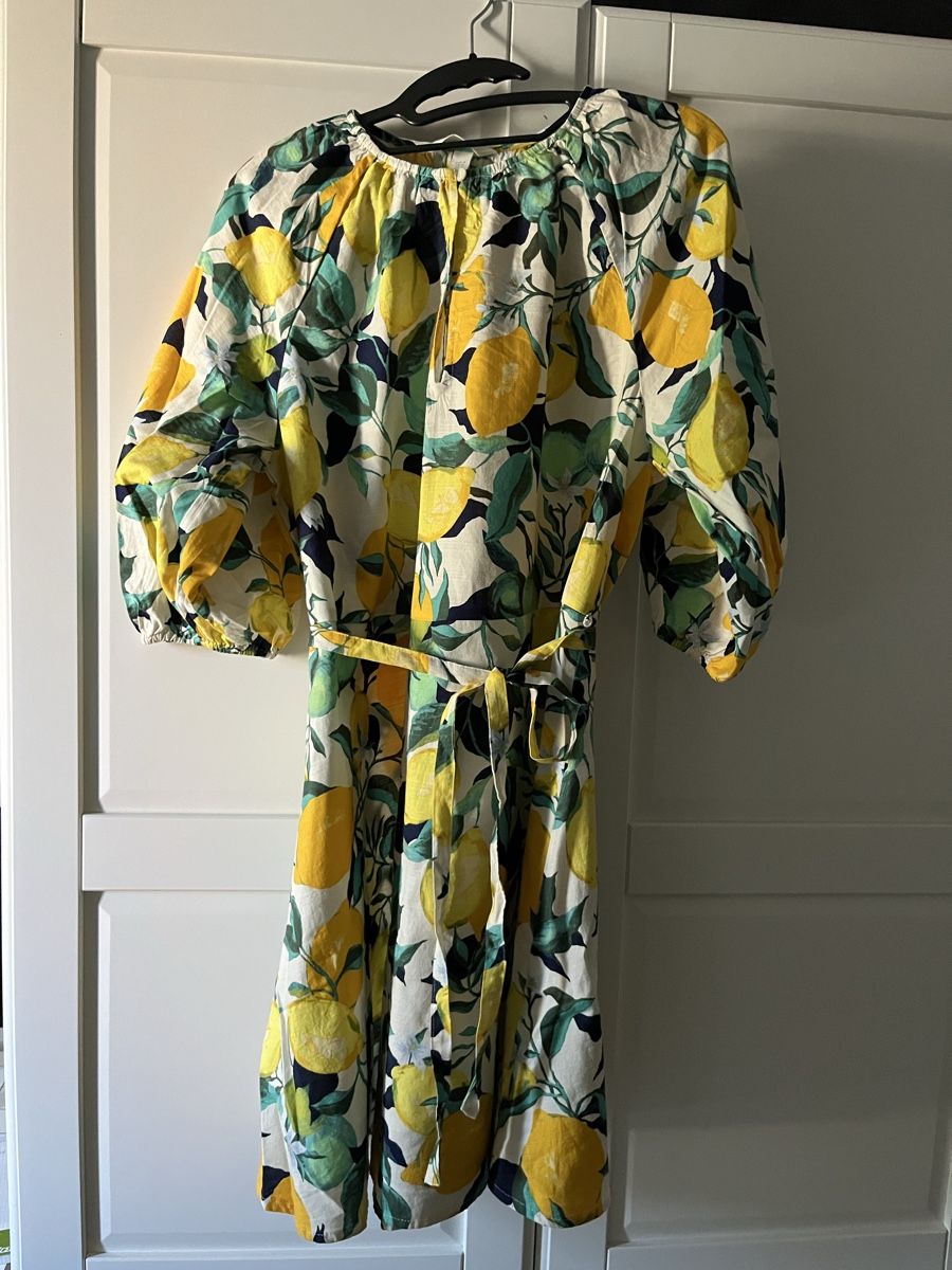 H&M Kleider: 100% Baumwolle Kleid mit Blumenmuster – Neu und originalverpackt aus Allschwil von eyl_bb8q
