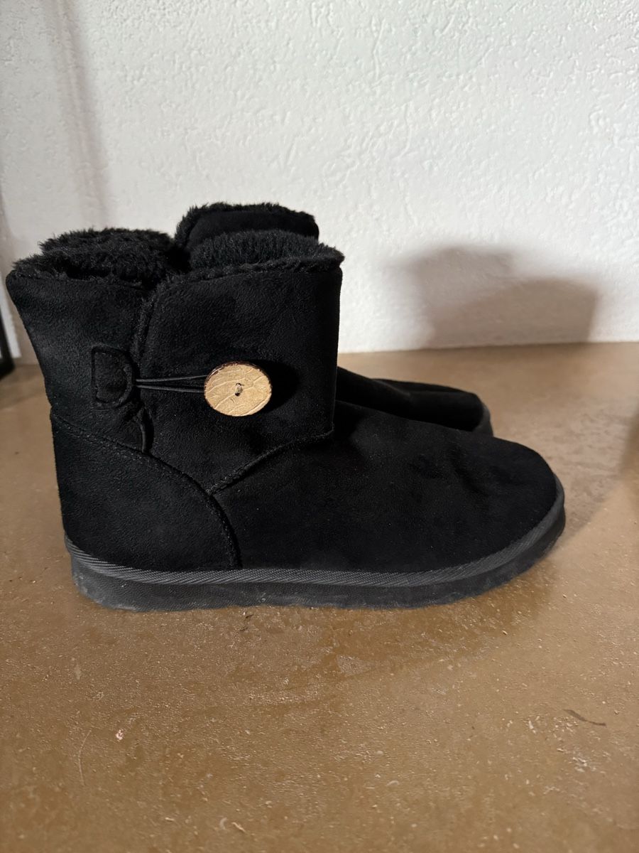 Scarpe da donna: Bottines fourrees dame – Usato da Montsevelier venduto da ber_88db