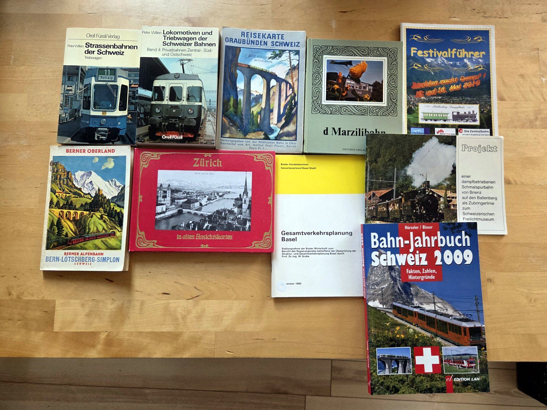 Libri: 10 Bücher über die Schweizer Eisenbahn – Usato da Birrwil venduto da dirtyoldtown