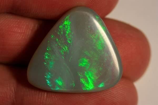 Pietre preziose: Allens Rise triangle cut Opal 17.25cts. – Nuovo (secondo la descrizione) da Bern venduto da Grindelwaldaus